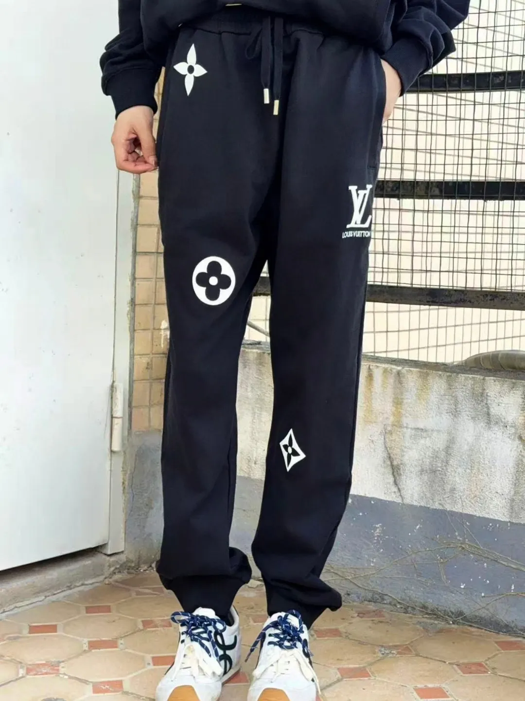 Louis Vuitton/Louis Vuitton 25Fw presbyopic embroidered logo trousers